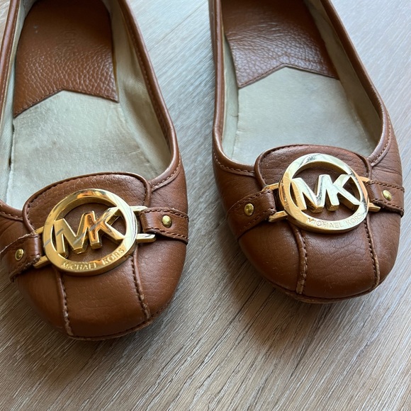 Michael Kors Tan Flats Size 8 - Picture 6 of 6